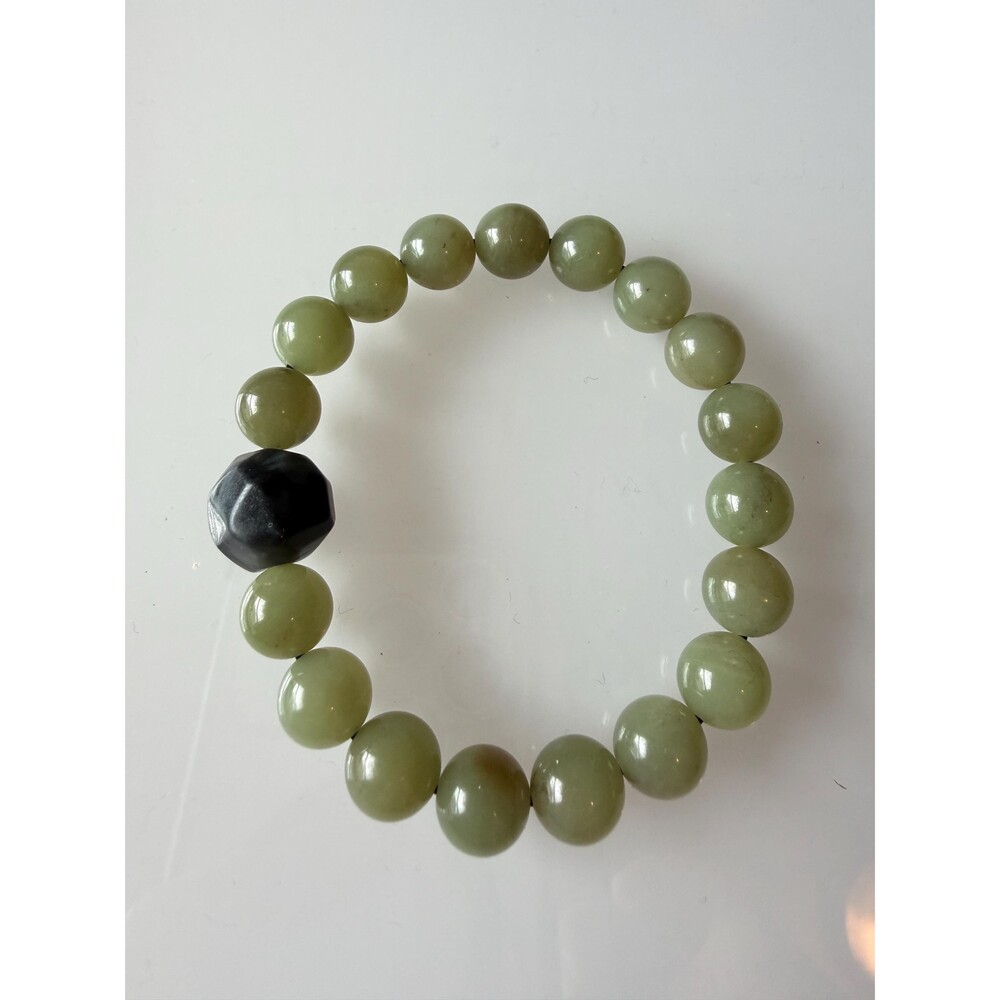 Natural icy Green Nephrite Jade Bracelet Ink Jade Accent Bead 10mm Celadon - Picture 2 of 8